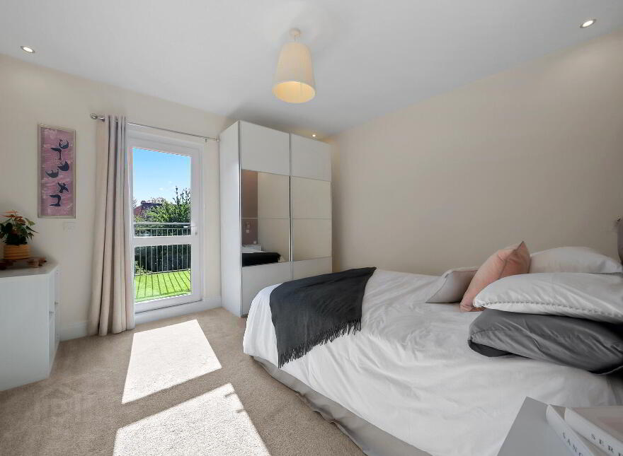 48 Wellington Park, Malone Road, Belfast, BT9 6DP