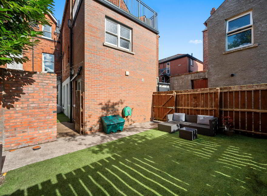 48 Wellington Park, Malone Road, Belfast, BT9 6DP