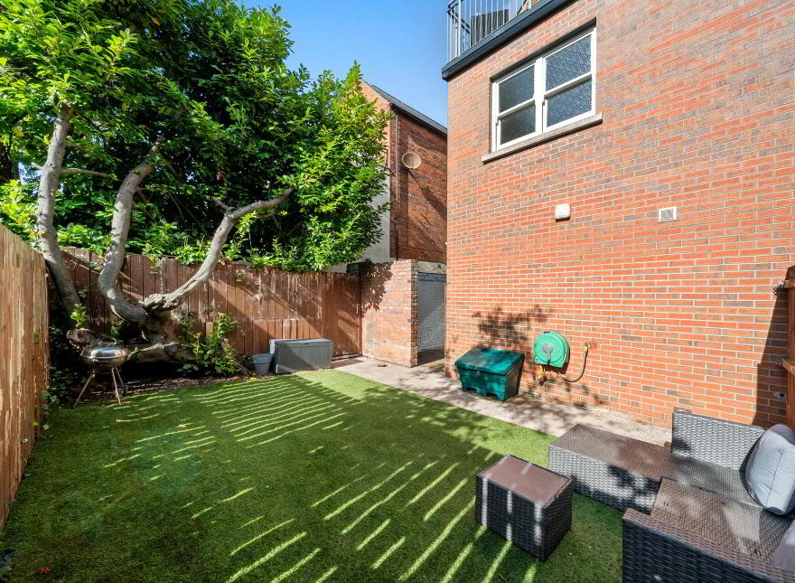 48 Wellington Park, Malone Road, Belfast, BT9 6DP