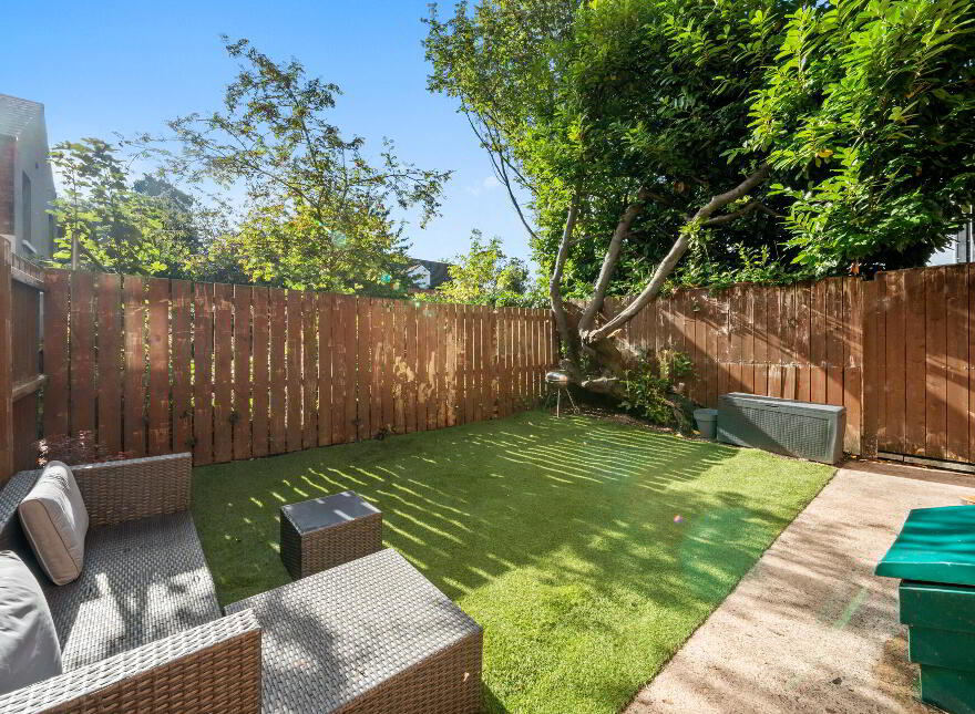 48 Wellington Park, Malone Road, Belfast, BT9 6DP