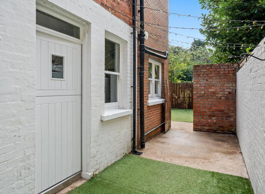 48 Wellington Park, Malone Road, Belfast, BT9 6DP