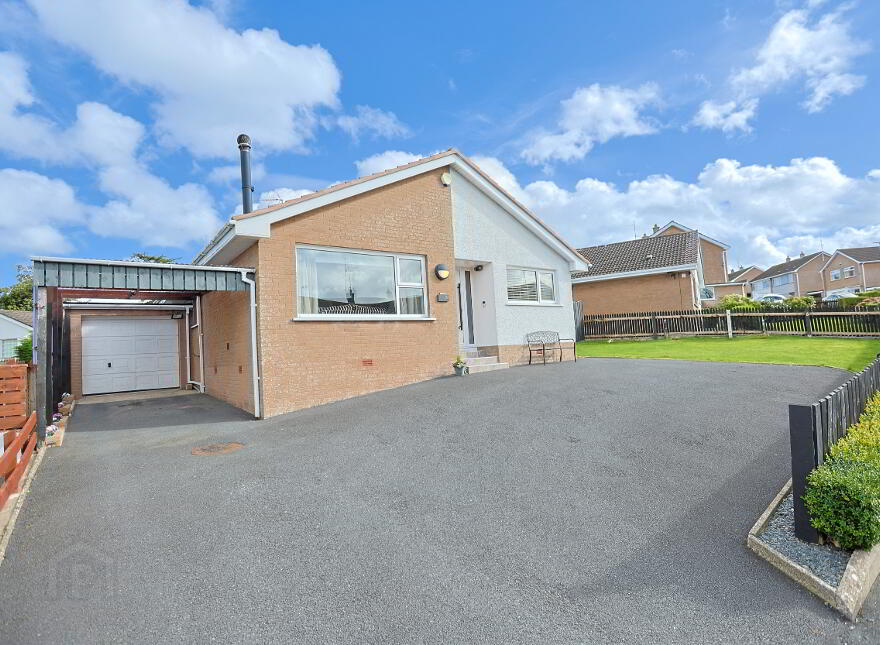 93 Knockview Drive, Tandragee, Craigavon, BT62 2BL