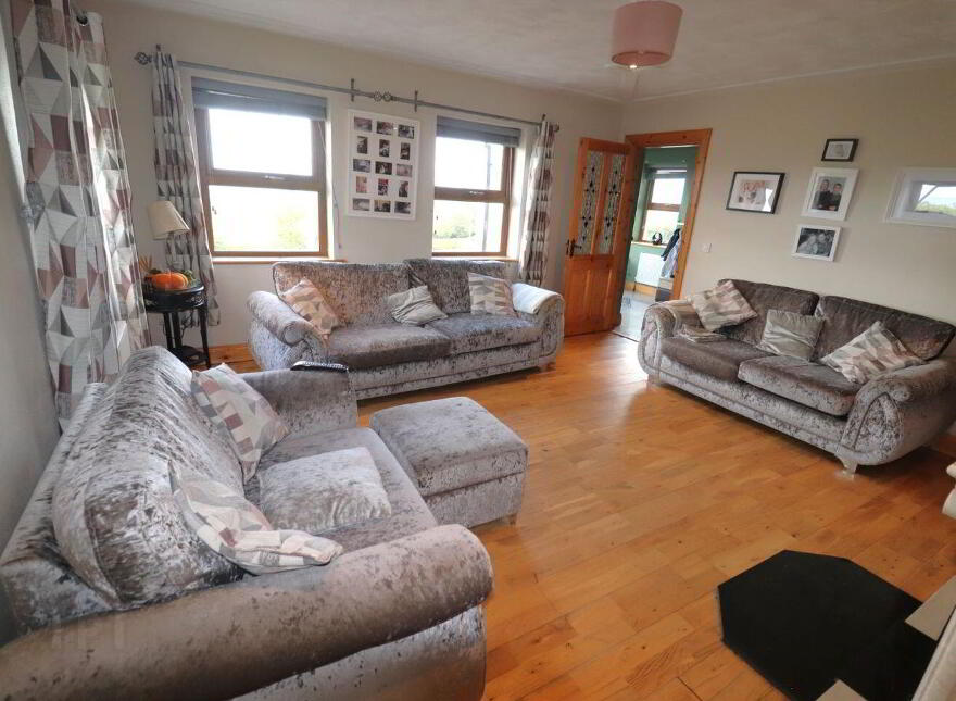 Derryleigh, Inchigeelagh, Macroom, P12E672