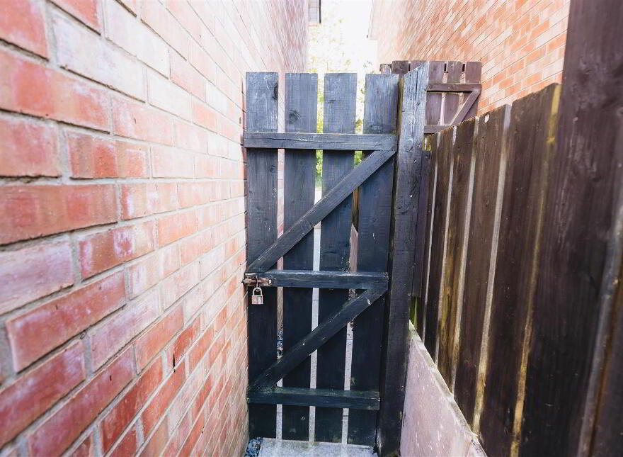 184 Bush Manor, Antrim, BT41 2UQ