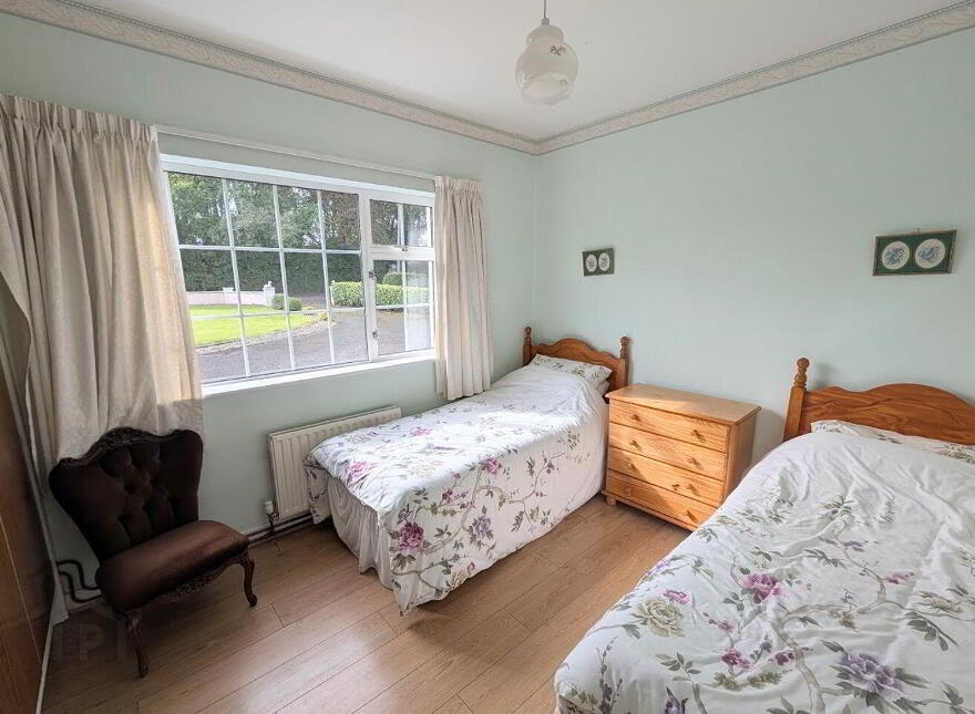 Ballyhaden, Borrisokane, E45C560
