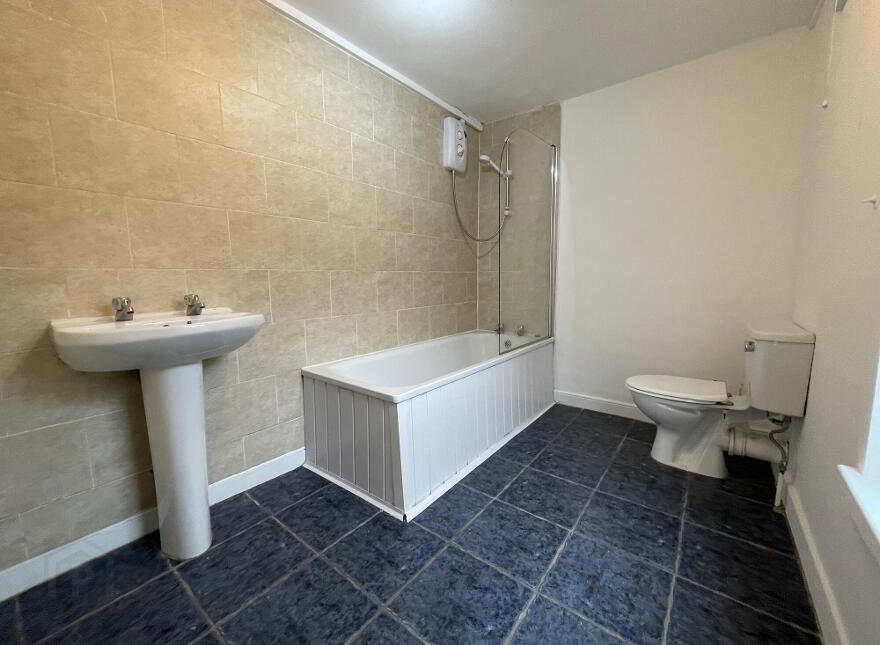 23 Ravenscroft Street, Off Bloomfield Avenue, Belfast, BT5 5BE