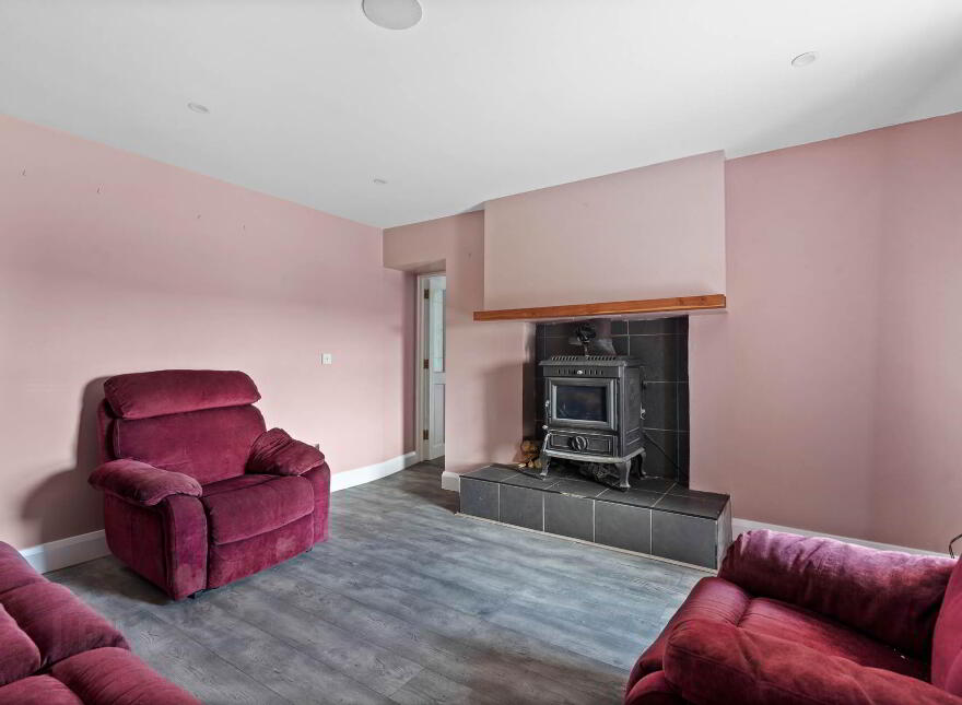 Lough Keel Cottage, Carrownasaul, Termon, F92Y6H3