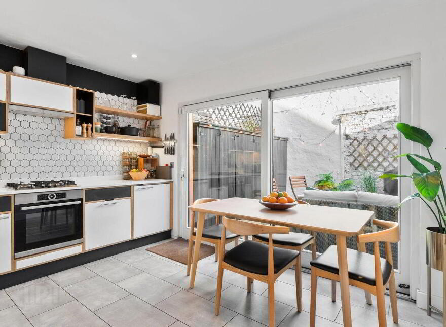 23 Saint Michaels Terrace, Blackpitts, Dublin 8, D08R8Y9