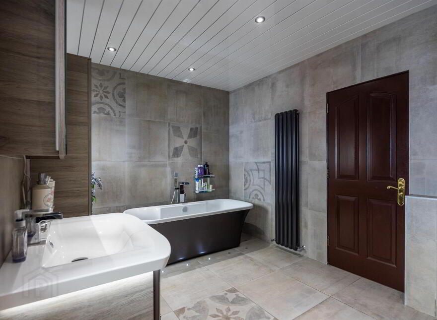 126 Old Belfast Road, Ballynahinch, BT24 8UY