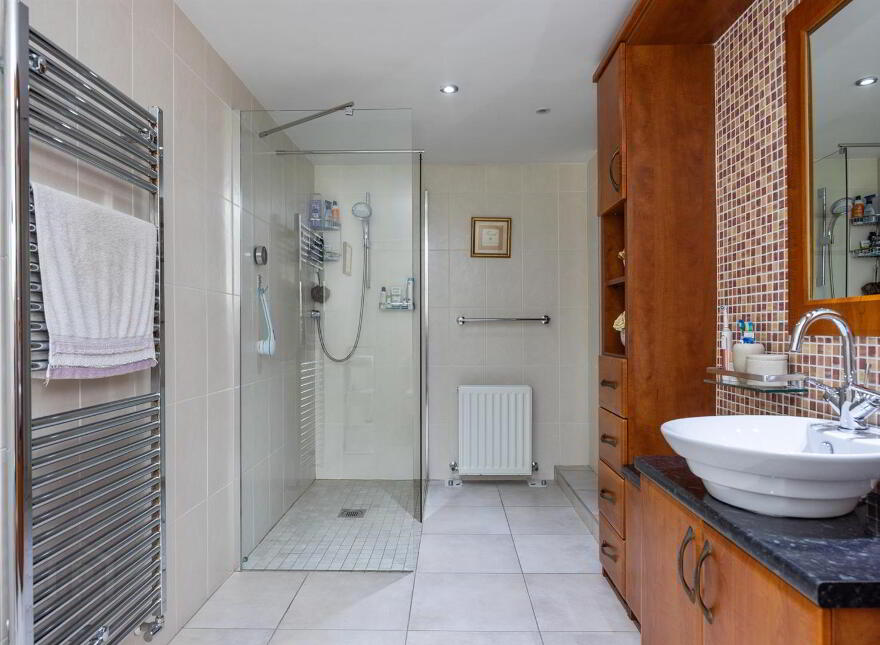 126 Old Belfast Road, Ballynahinch, BT24 8UY