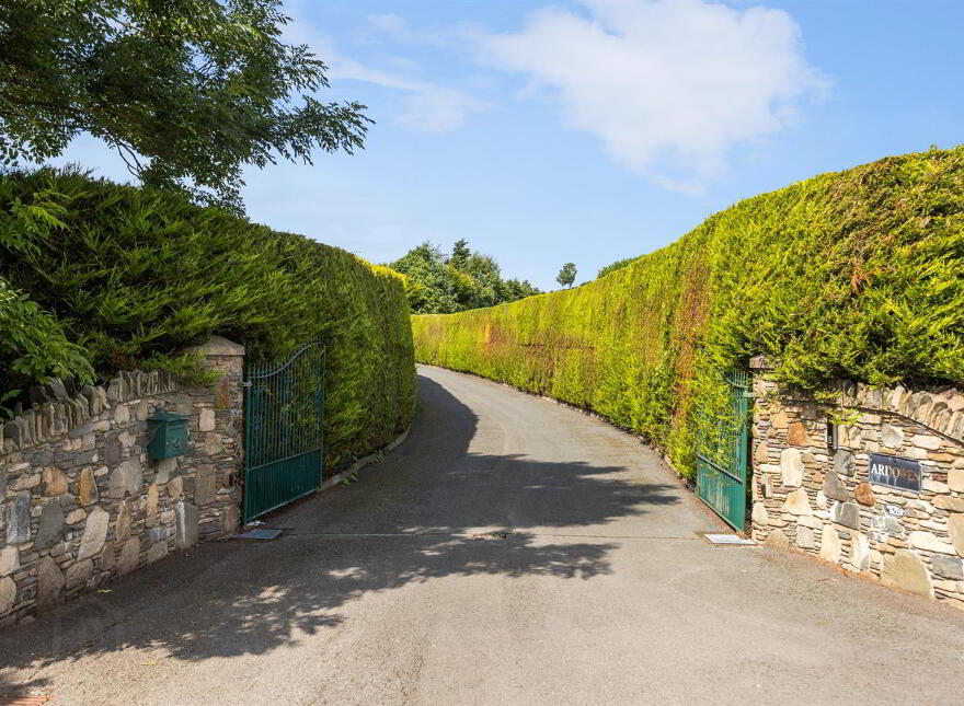 126 Old Belfast Road, Ballynahinch, BT24 8UY