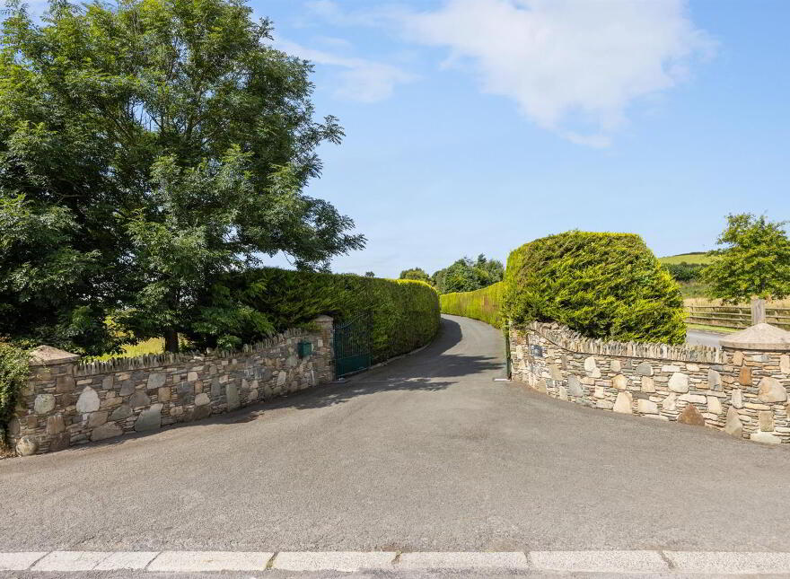 126 Old Belfast Road, Ballynahinch, BT24 8UY