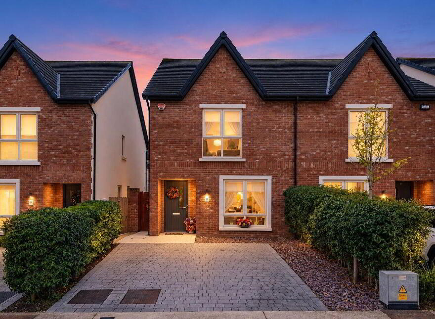 8 Whitethorn Place, Naas, W91E2RV