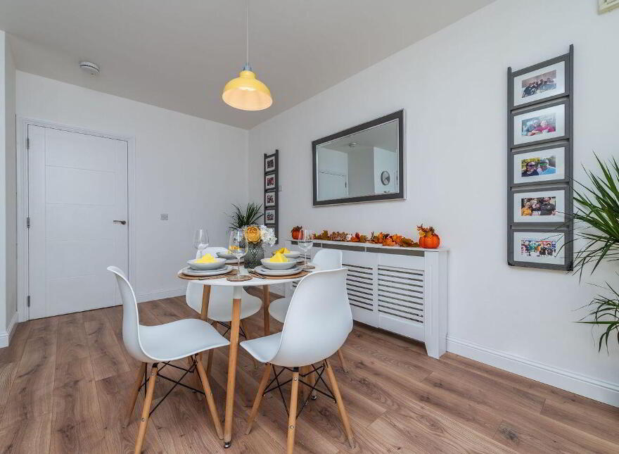 8 Whitethorn Place, Naas, W91E2RV