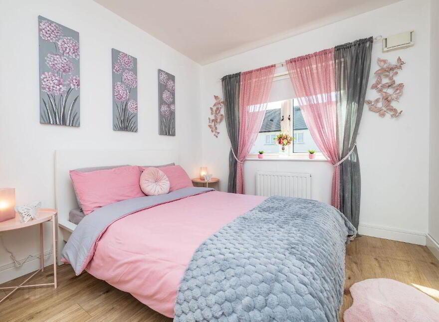 8 Whitethorn Place, Naas, W91E2RV