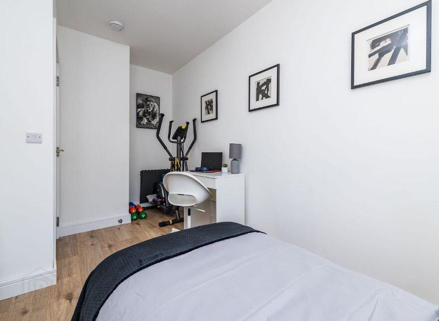 8 Whitethorn Place, Naas, W91E2RV
