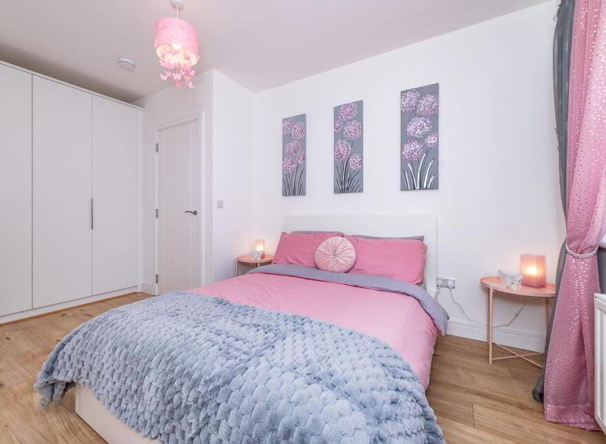 8 Whitethorn Place, Naas, W91E2RV