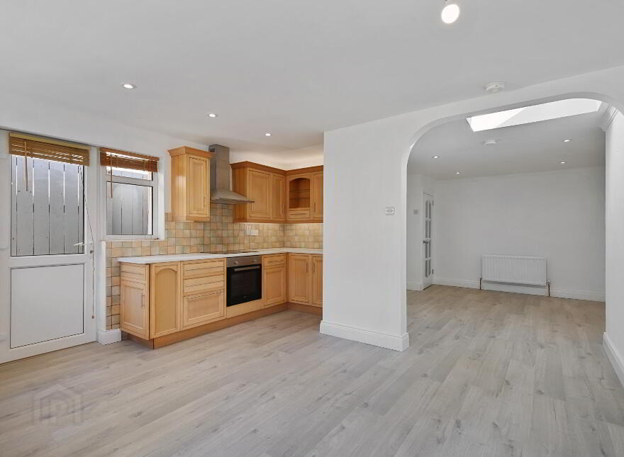 27 Comber Road, Dundonald, Belfast, BT16 2AA