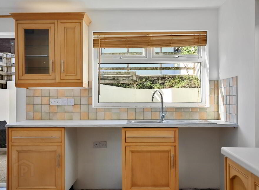 27 Comber Road, Dundonald, Belfast, BT16 2AA