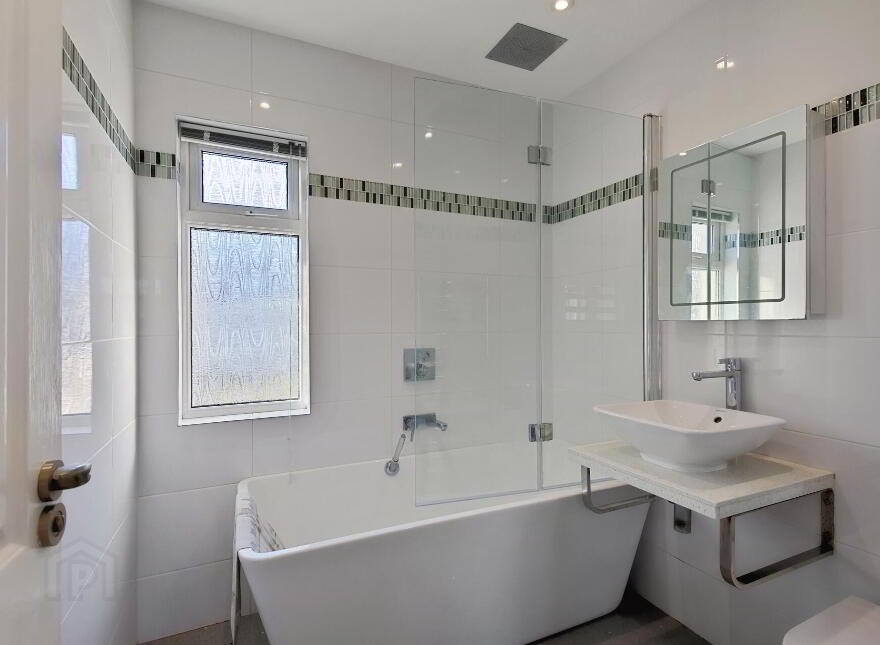 27 Comber Road, Dundonald, Belfast, BT16 2AA