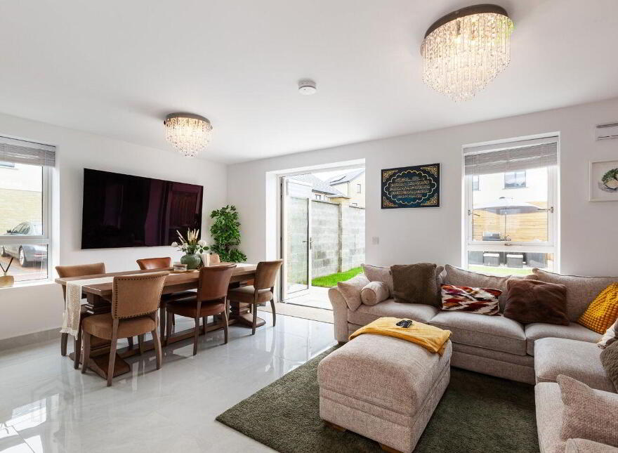 11 The Dales, Kilmartin Grove, Hollystown, D15W27A