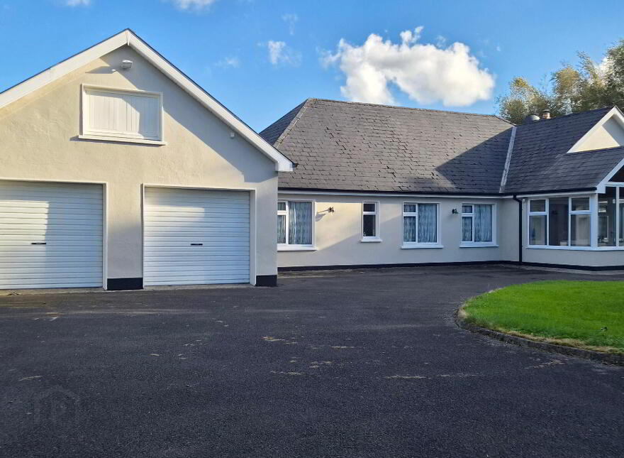 Gloria, Cootehall, Boyle, F52WN34