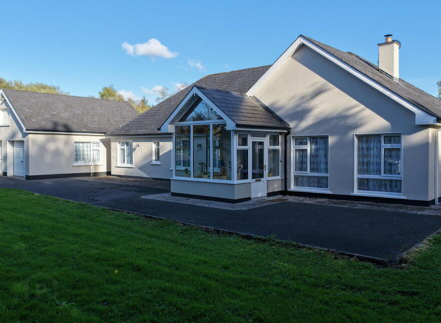 Gloria, Cootehall, Boyle, F52WN34