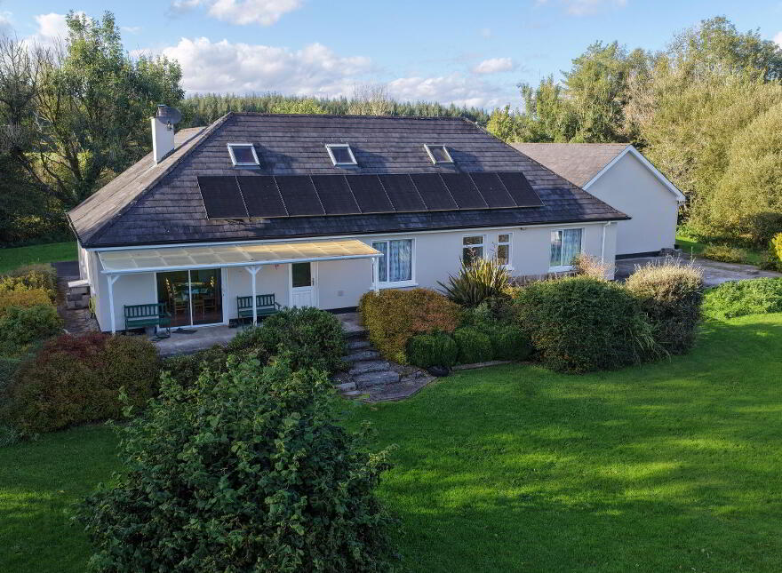 Gloria, Cootehall, Boyle, F52WN34