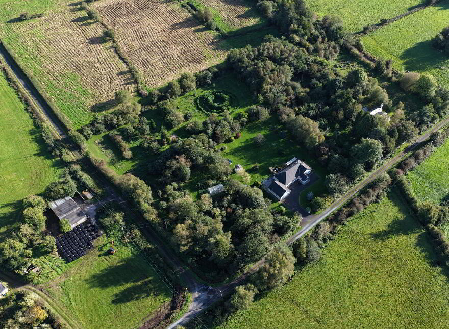 Gloria, Cootehall, Boyle, F52WN34