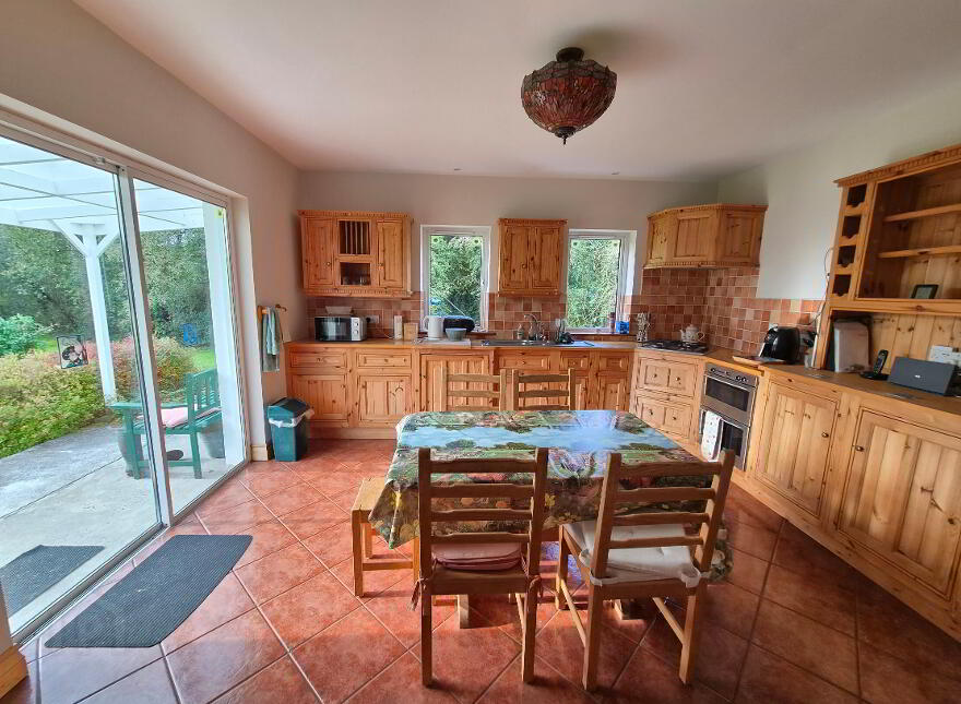 Gloria, Cootehall, Boyle, F52WN34