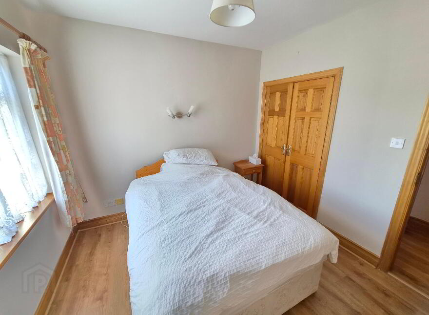 Gloria, Cootehall, Boyle, F52WN34