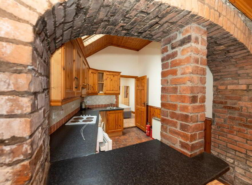 The Cross, Knocklong, V35F761