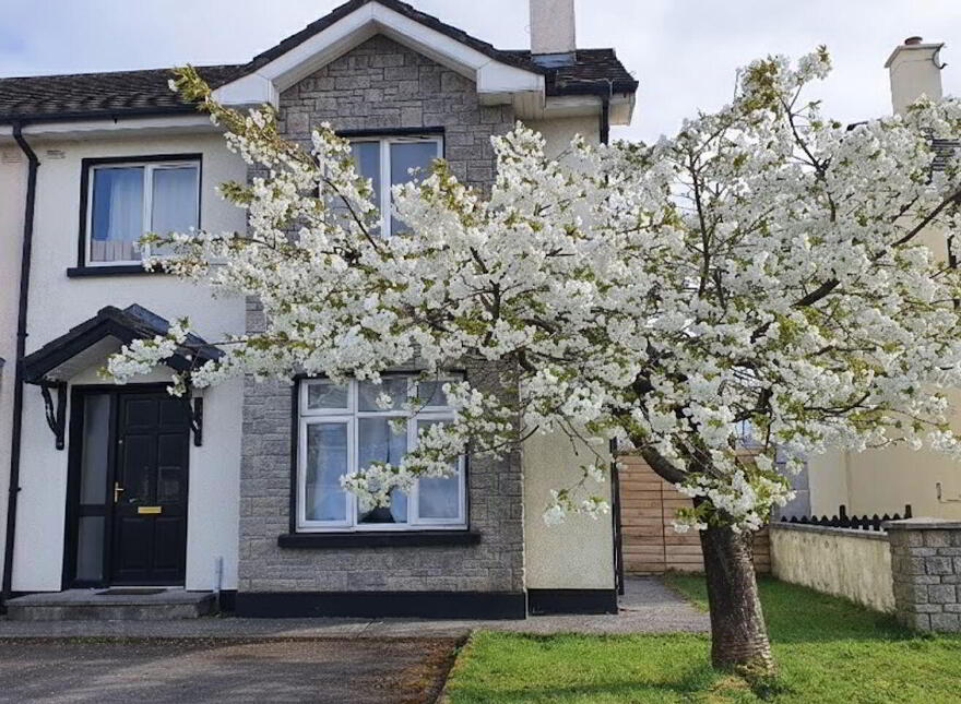 8A Dun Ri, Athenry, H65X665