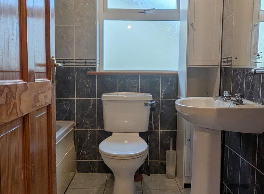 8A Dun Ri, Athenry, H65X665