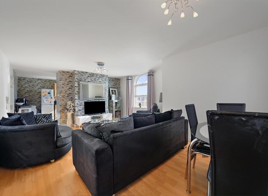 Apt, 101 Mount Eagles Avenue, Dunmurry, Belfast, BT17 0GN
