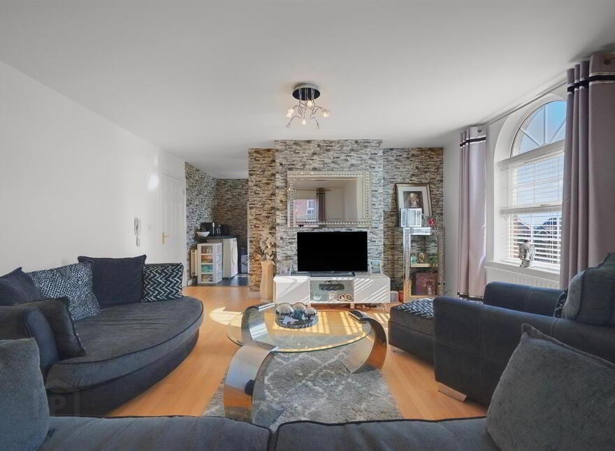 Apt, 101 Mount Eagles Avenue, Dunmurry, Belfast, BT17 0GN