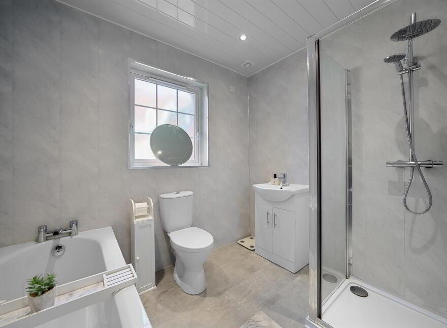 Apt, 101 Mount Eagles Avenue, Dunmurry, Belfast, BT17 0GN