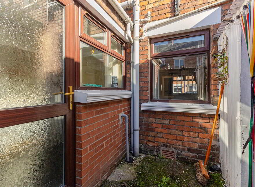 39 Florida Drive, Belfast, BT6 8EX