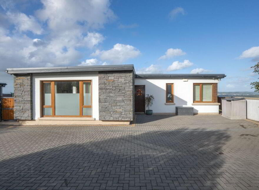 Aghadoe, Upper Ardmore, Passage West, T12D8KR