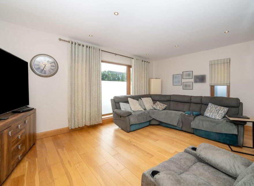 Aghadoe, Upper Ardmore, Passage West, T12D8KR