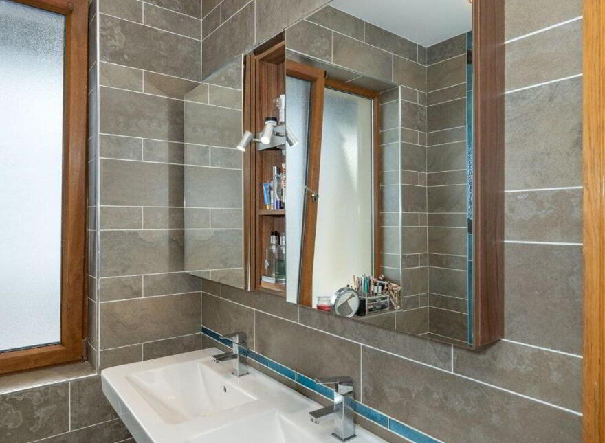 Aghadoe, Upper Ardmore, Passage West, T12D8KR