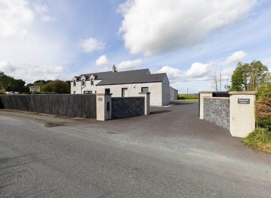 Dowsain Ghar, Knockmark, Drumree, A85HY54
