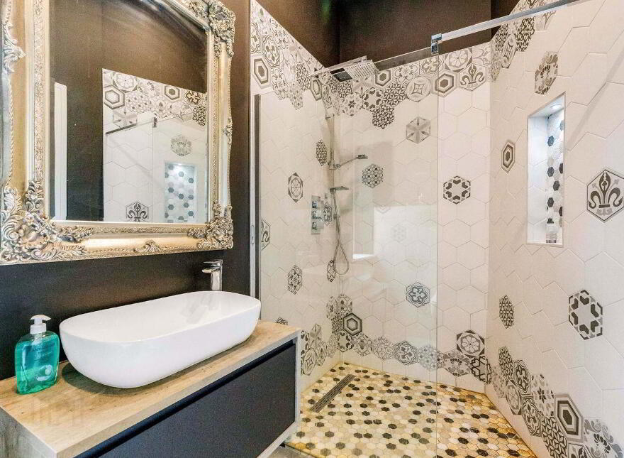 Dowsain Ghar, Knockmark, Drumree, A85HY54