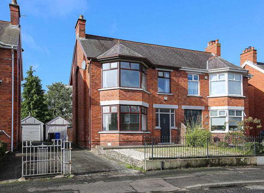 67 Locksley Park, Belfast, BT10 0AS