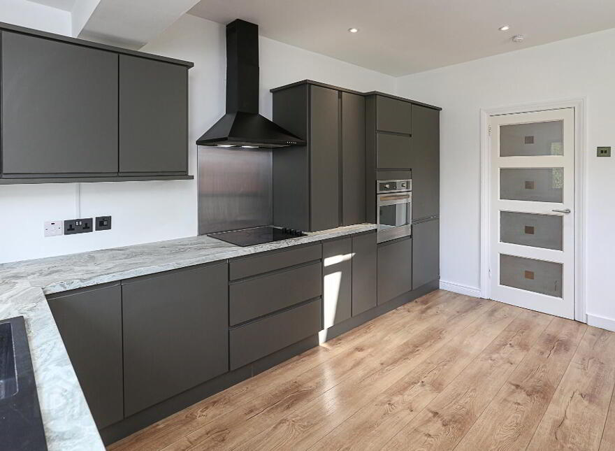 67 Locksley Park, Belfast, BT10 0AS