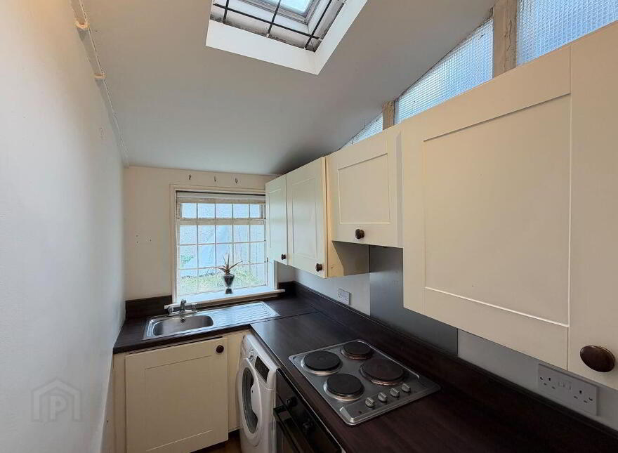 11 Eastmoreland Place, Ballsbridge, Dublin 4, D04XV18