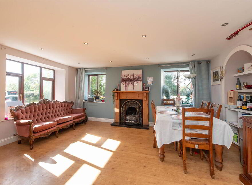 70 Crabtree Road, Ballynahinch, BT24 8RJ