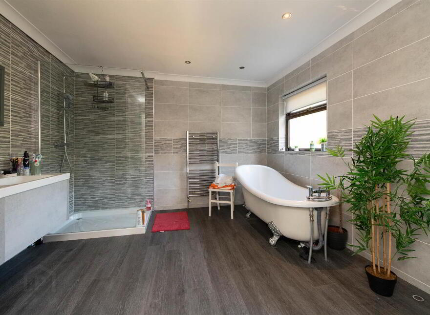 70 Crabtree Road, Ballynahinch, BT24 8RJ
