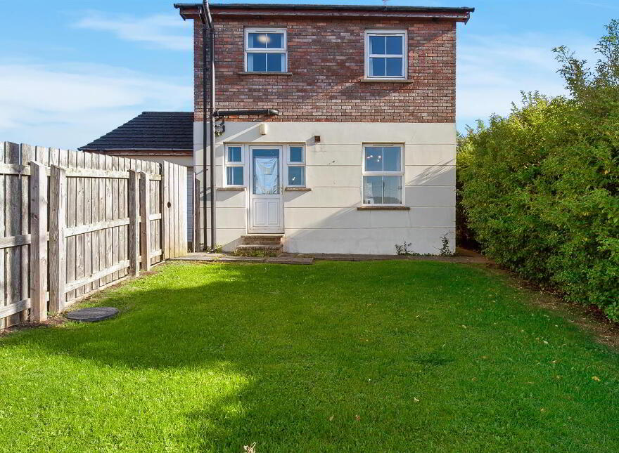 18 Cloughlands Park, Carrickfergus, BT38 7NJ