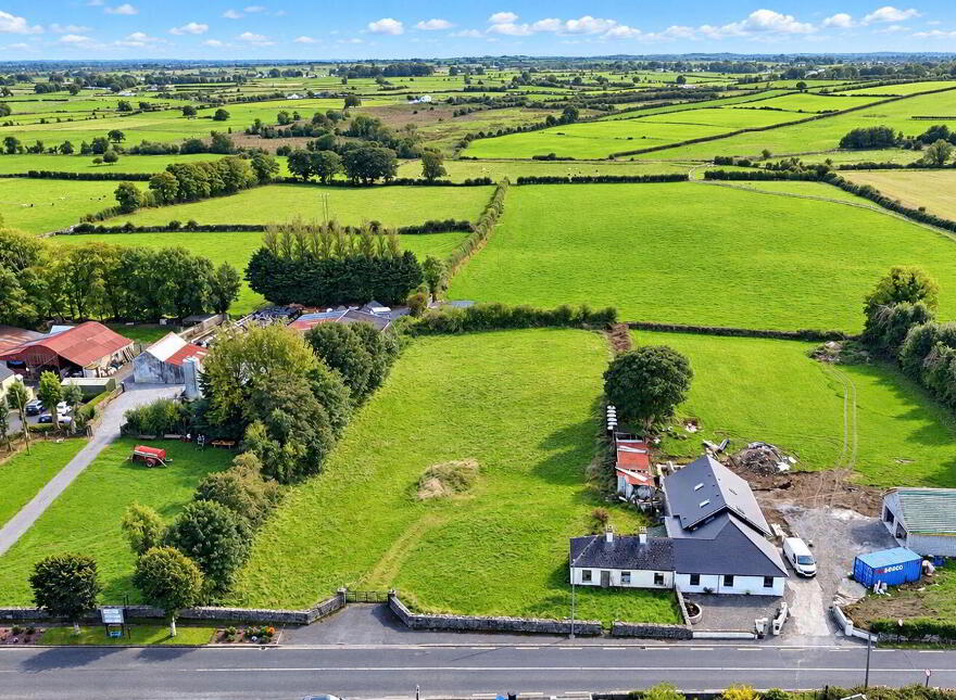 Curraghboy Village, Curraghboy, Lismoyle, N37N289